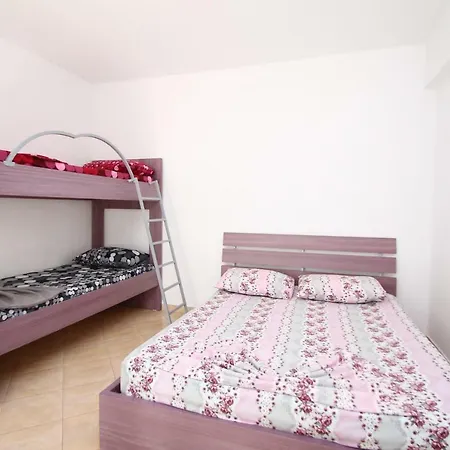 Marina Apartment *